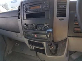 Mercedes-Benz Sprinter 311 2.2 CDI 646 Автоматик Хладилен, снимка 8