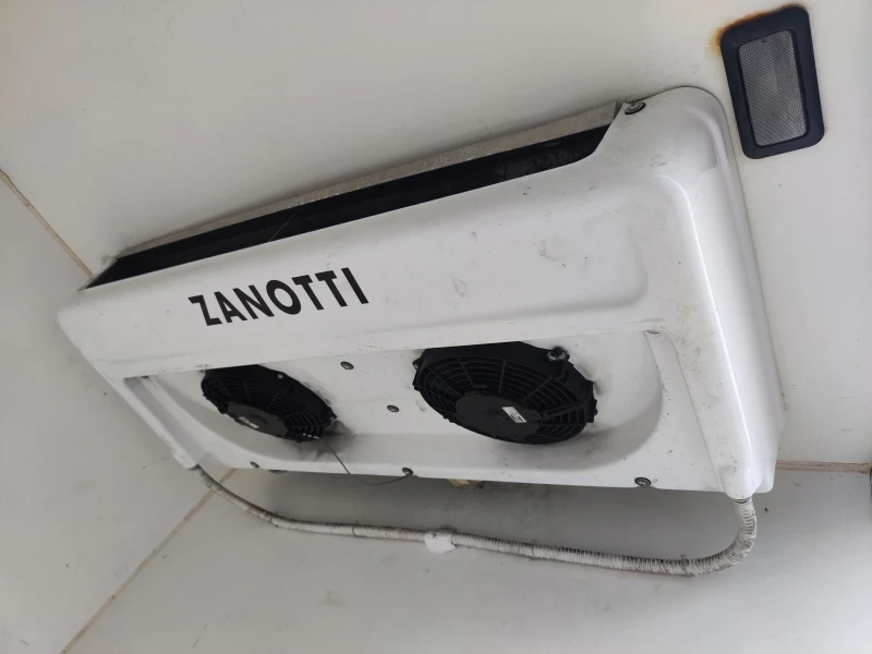 Iveco Daily 35С14 ХЛАДИЛНИК МЕТАН, снимка 11 - Бусове и автобуси - 49613031