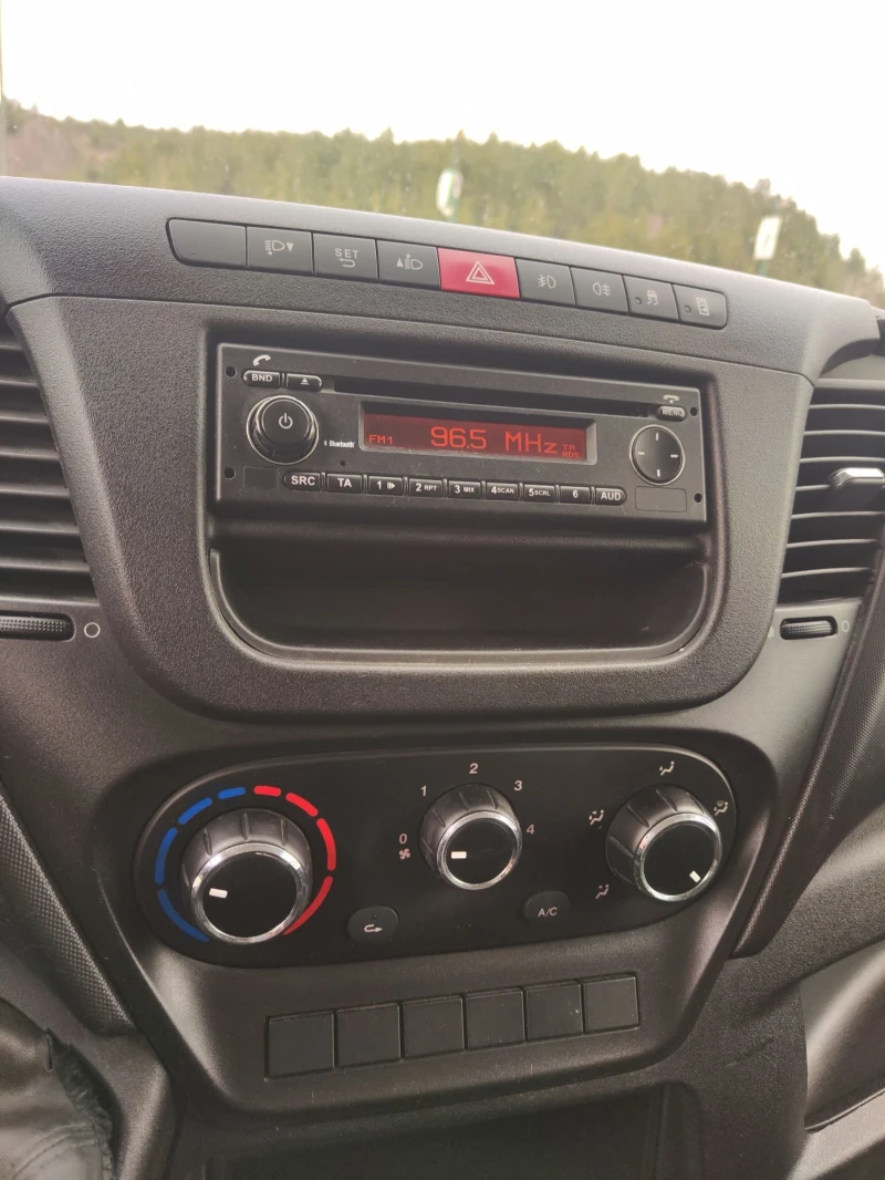 Iveco Daily 35С14 ХЛАДИЛНИК МЕТАН, снимка 14 - Бусове и автобуси - 49613031