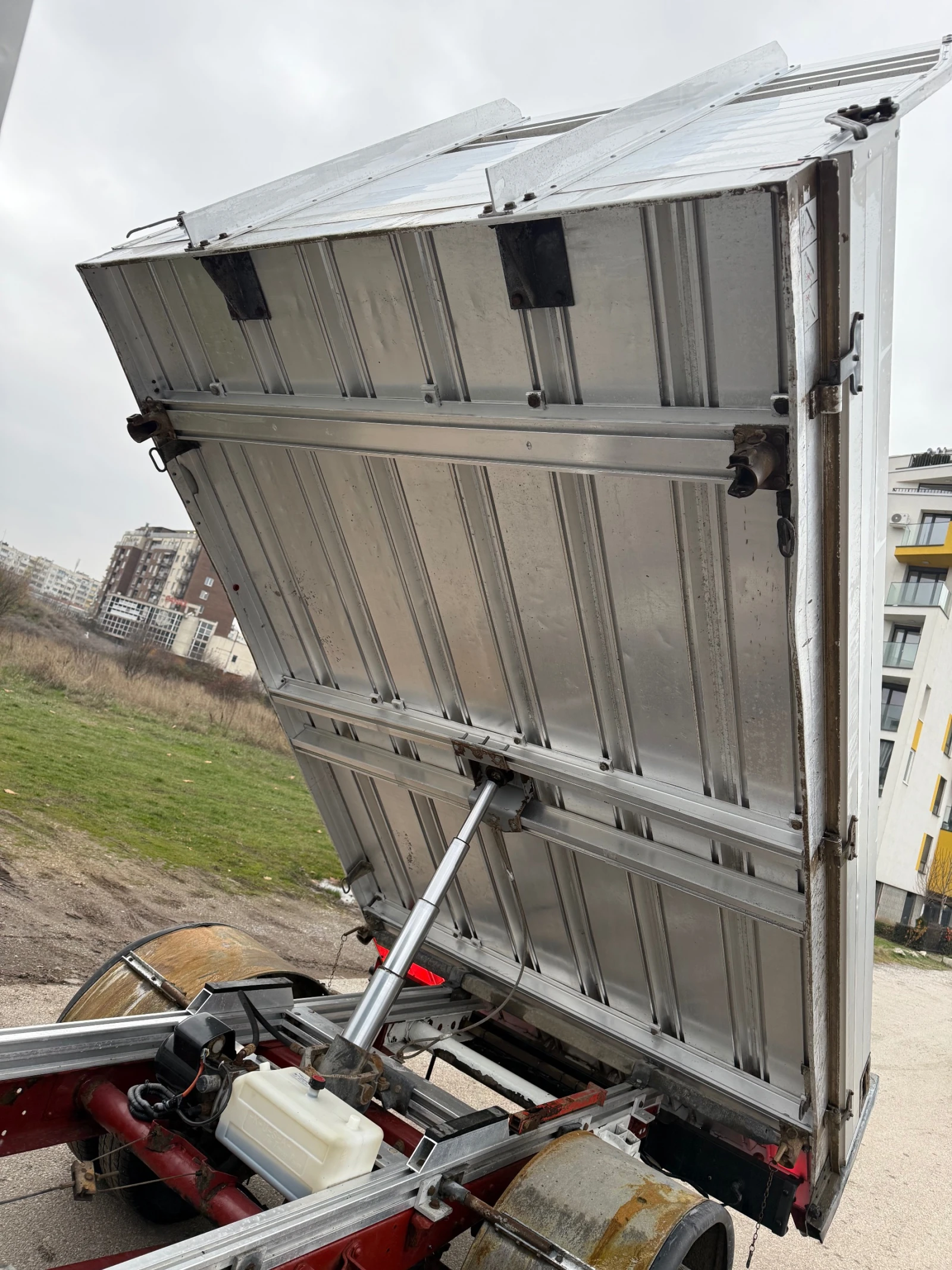 Iveco Daily 2.3 самосвал - изображение 6