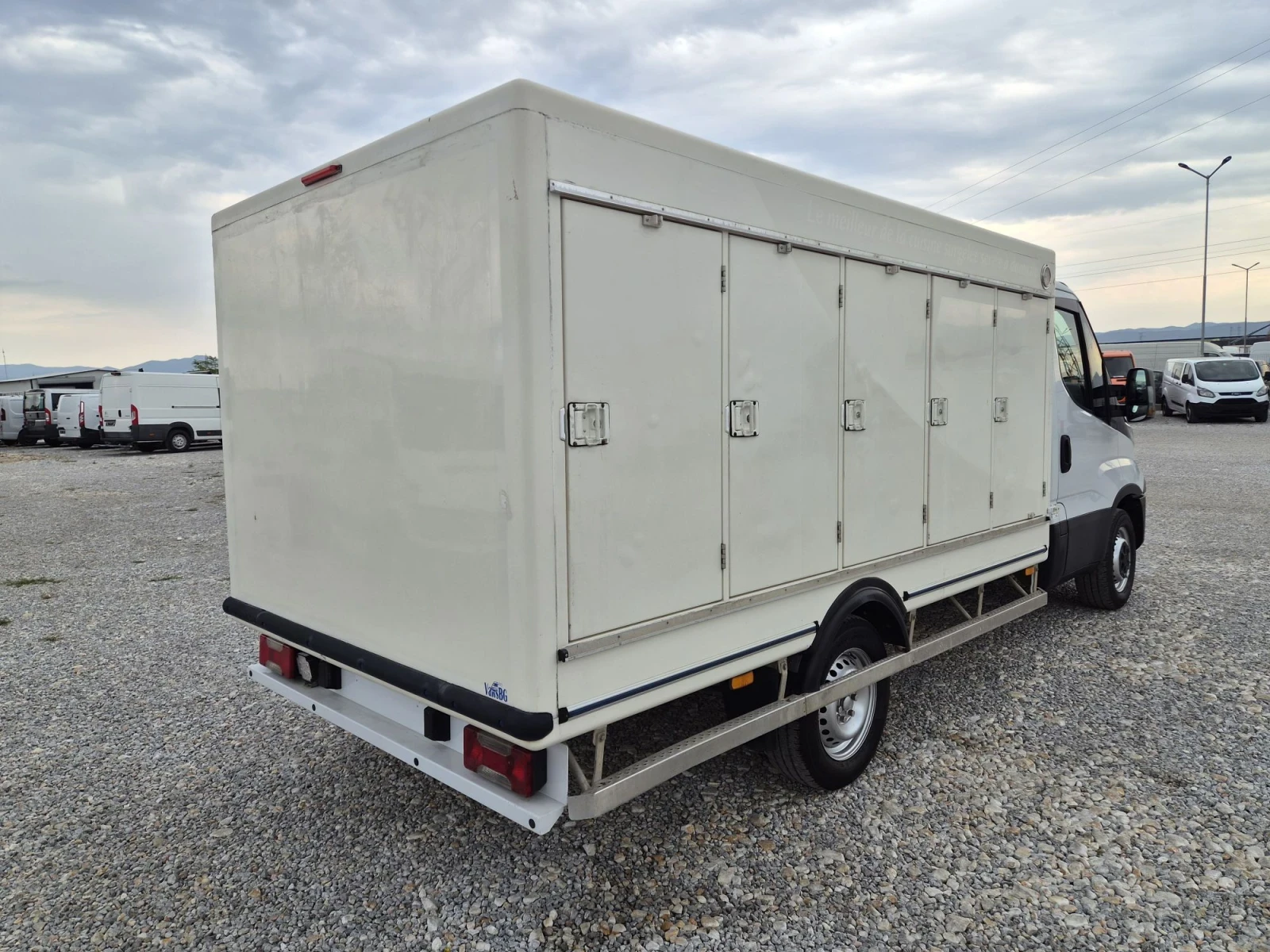 Iveco Daily 35-110 СЛАДОЛЕДАДЖИЙКА, снимка 4 - Бусове и автобуси - 56069929