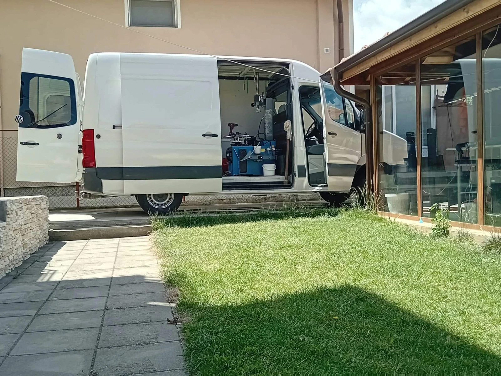 VW Crafter Готов мобилен сервиз за гуми!
