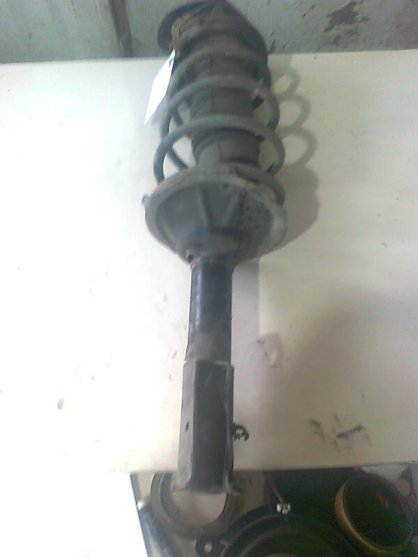 макферсон преден (десен) за Тойота Ярис 1.0 vvti