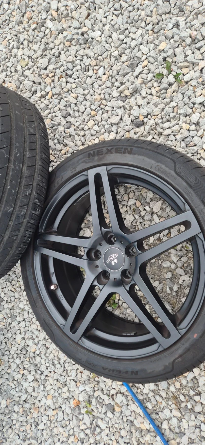 Гуми с джанти Nexen 235/45R19, снимка 4 - Гуми и джанти - 56337890