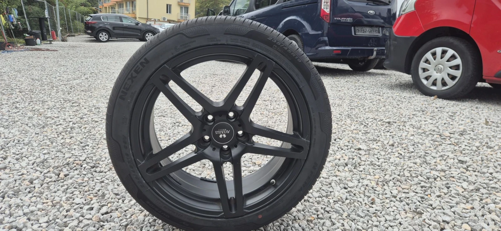 Гуми с джанти Nexen 235/45R19