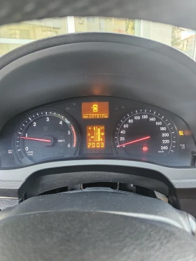 Toyota Avensis 2.0D-4D Кожен салон/Сервизна история, снимка 14
