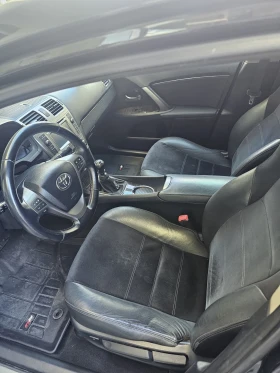 Toyota Avensis 2.0D-4D Кожен салон/Сервизна история, снимка 8