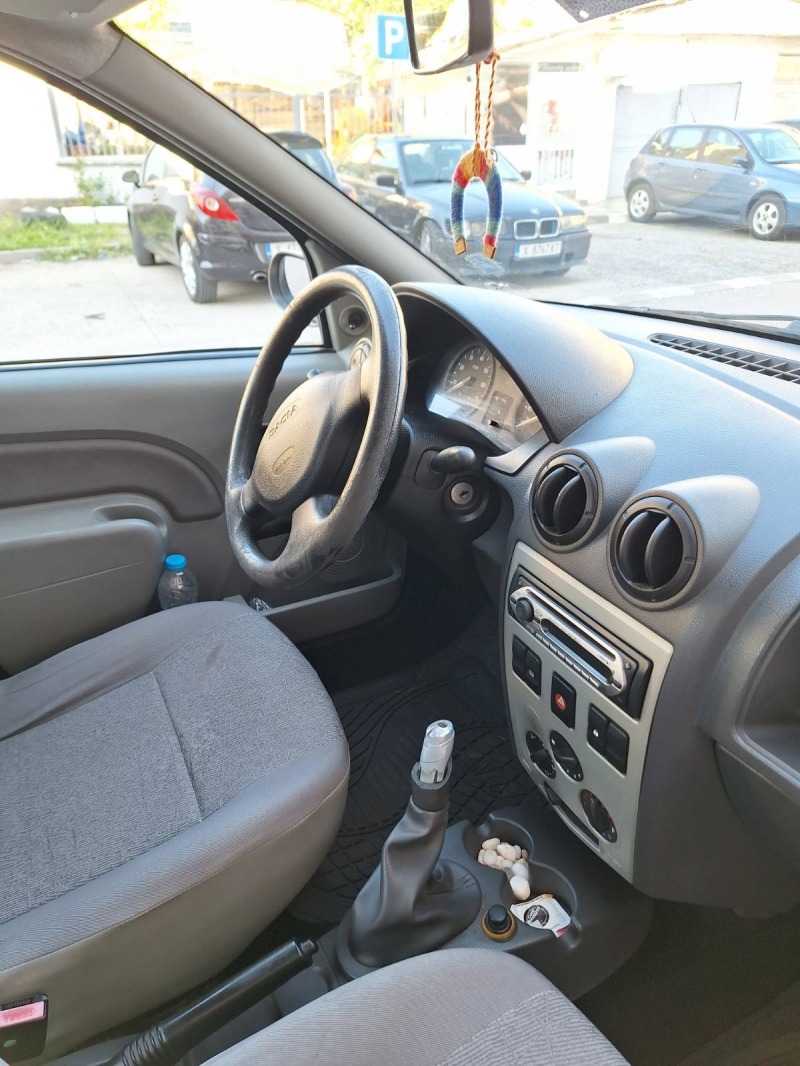 Dacia Logan, снимка 4 - Автомобили и джипове - 45748701