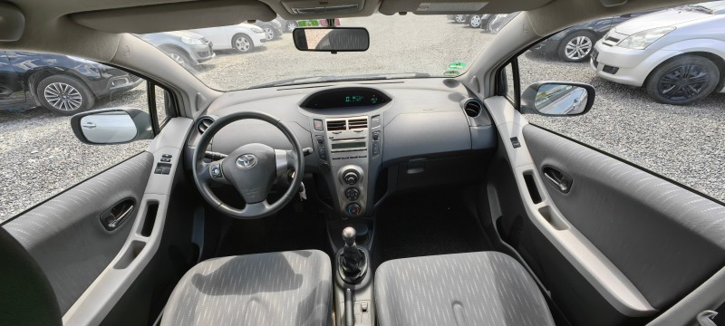 Toyota Yaris 1.3 i face 6 skorosti, снимка 12 - Автомобили и джипове - 45978775