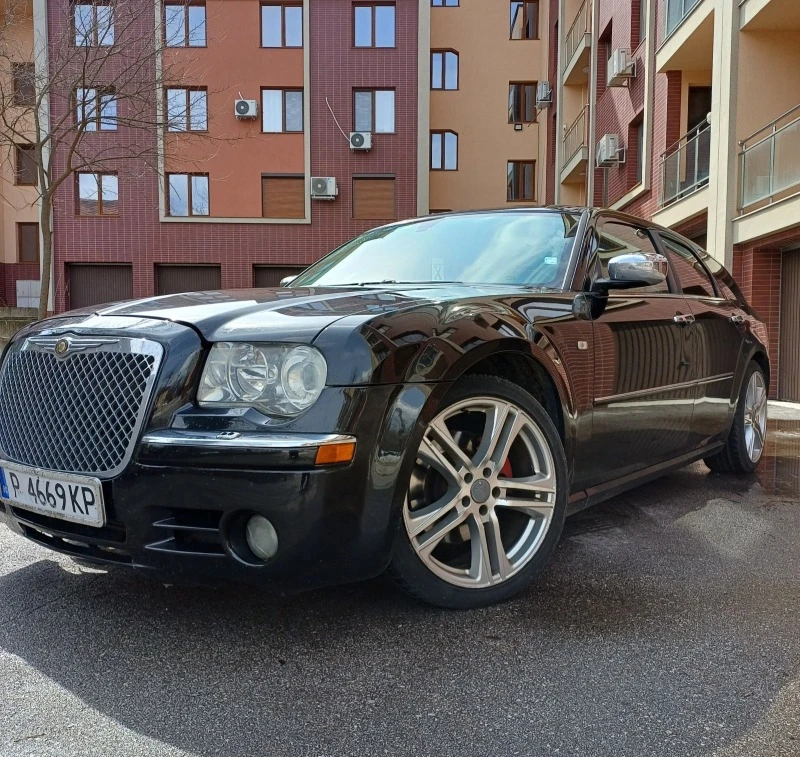 Chrysler 300c, снимка 1 - Автомобили и джипове - 47513380