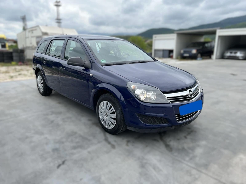 Opel Astra 1.3 TDCI, снимка 2 - Автомобили и джипове - 47147365