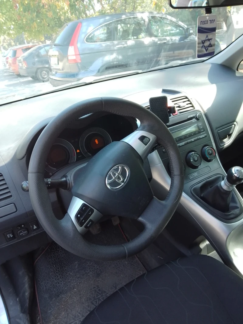 Toyota Auris, снимка 5 - Автомобили и джипове - 47410782