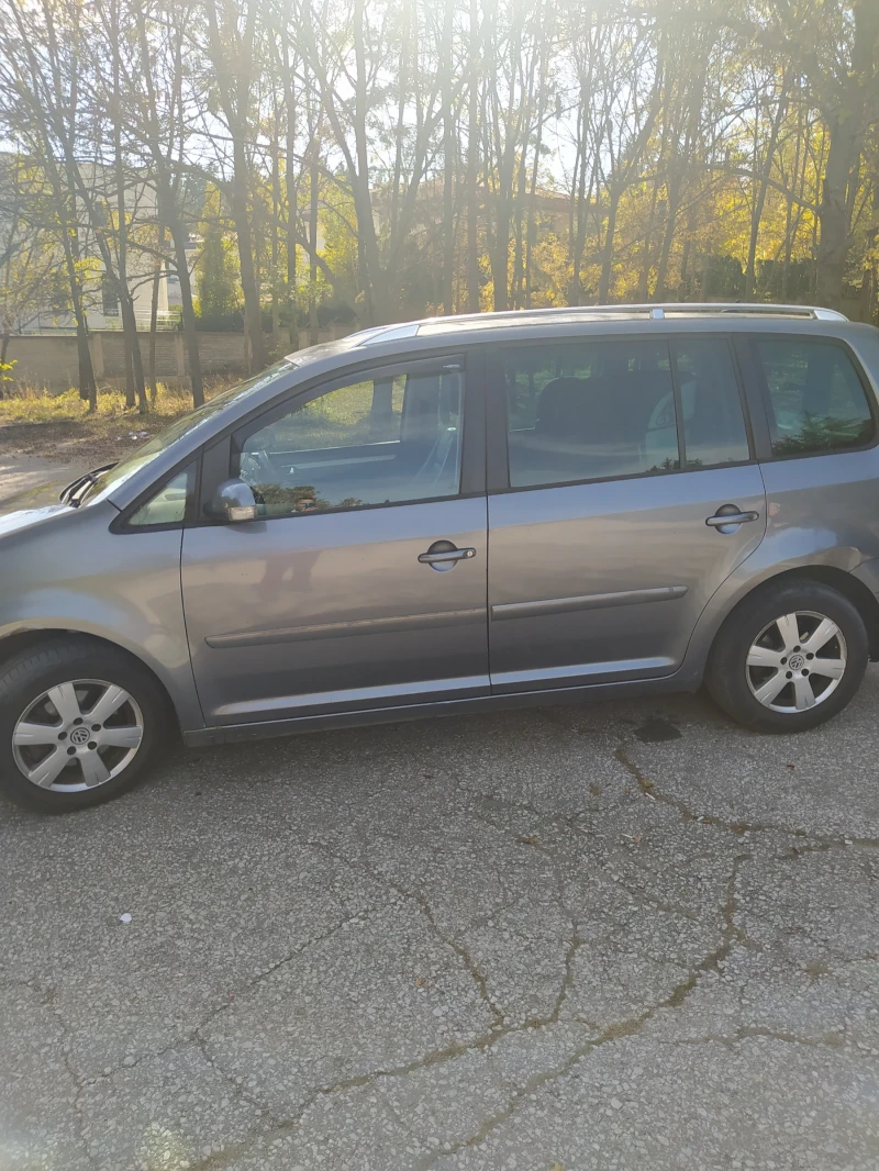 VW Touran, снимка 9 - Автомобили и джипове - 47706336