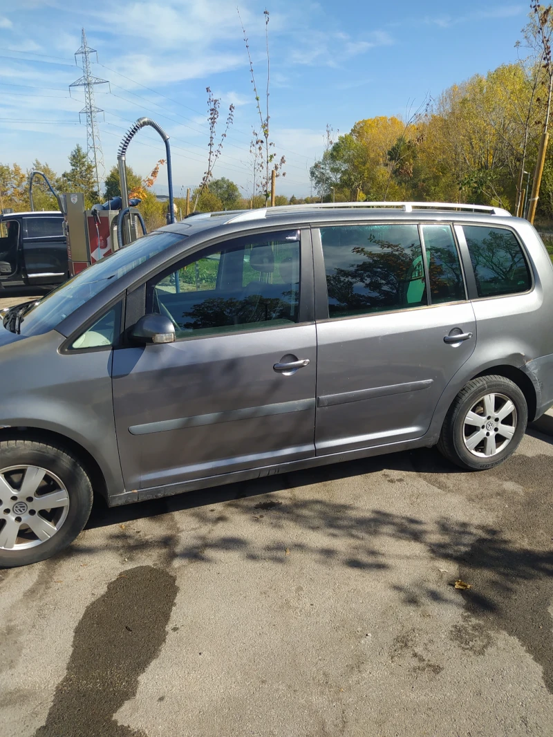 VW Touran, снимка 2 - Автомобили и джипове - 47706336