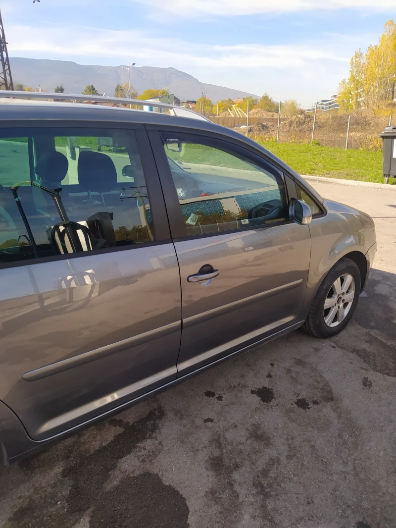 VW Touran, снимка 7 - Автомобили и джипове - 47706336