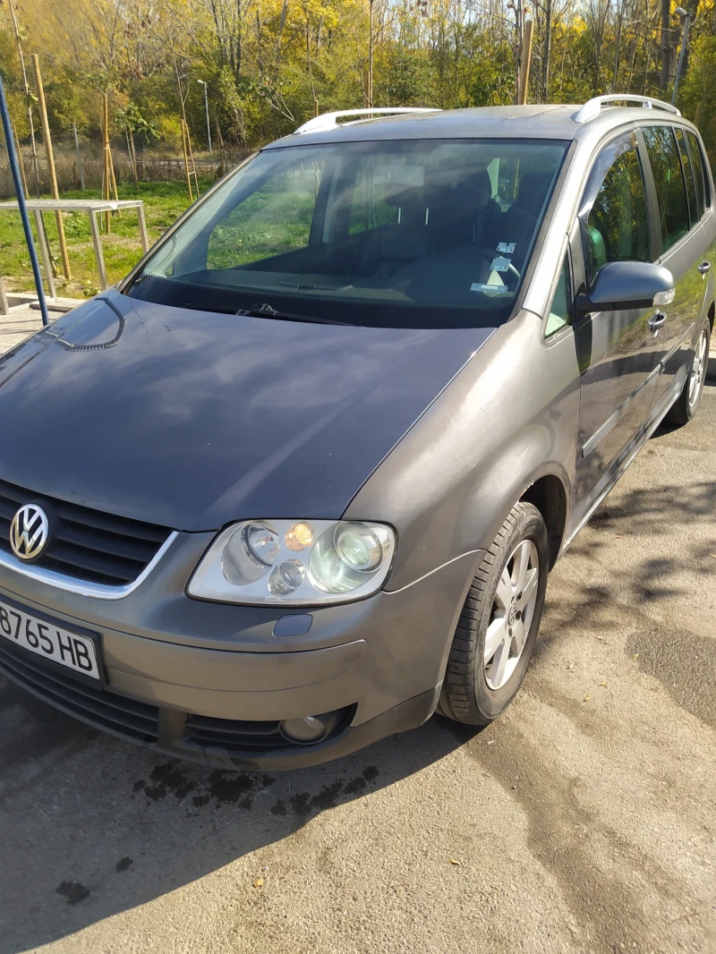 VW Touran, снимка 8 - Автомобили и джипове - 47706336