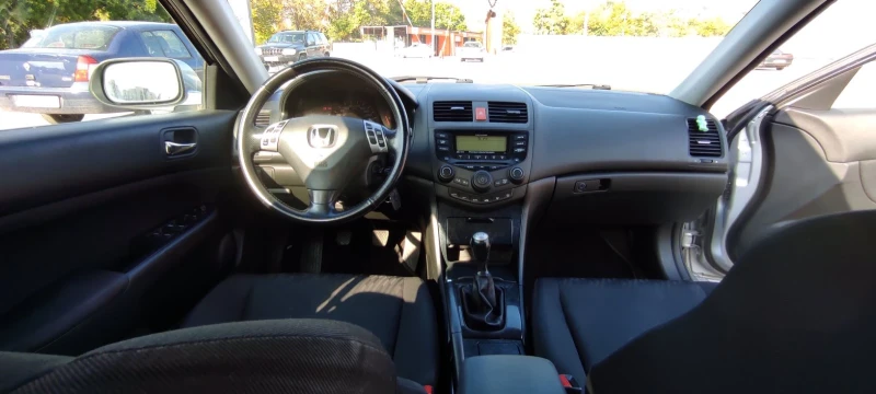 Honda Accord 2.2 i-CTDi, снимка 8 - Автомобили и джипове - 52370530