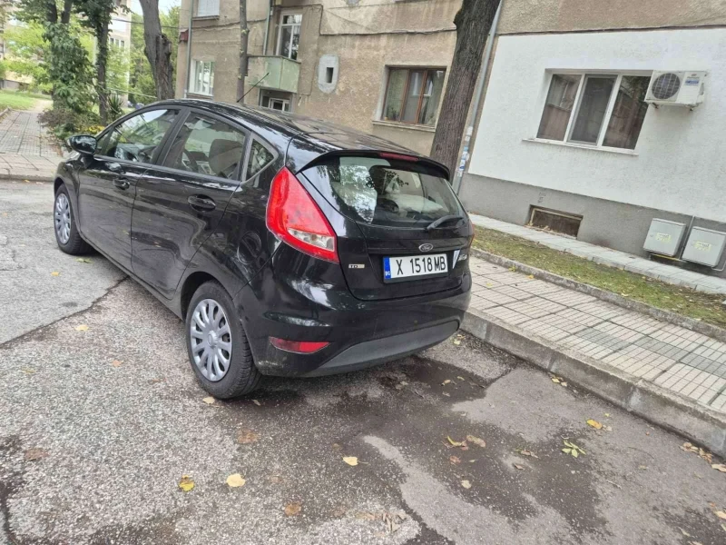 Ford Fiesta, снимка 2 - Автомобили и джипове - 52510127