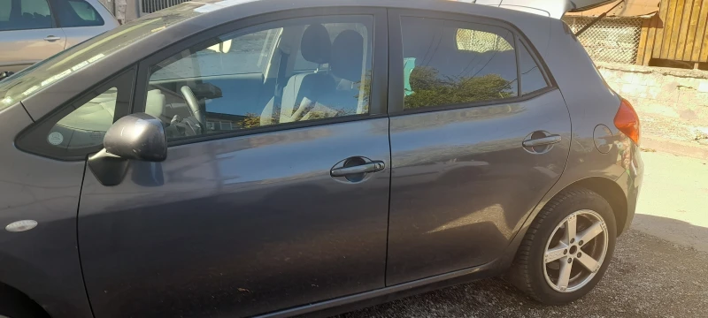 Toyota Auris, снимка 8 - Автомобили и джипове - 52133472