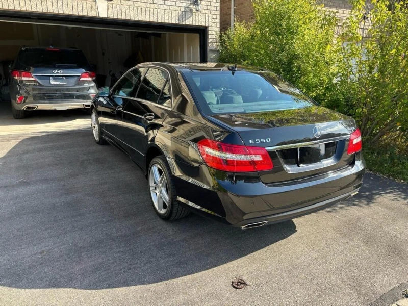 Mercedes-Benz E 500 550 * * 4MATIC * * CARFAX * * АВТО КРЕДИТ * * , снимка 4 - Автомобили и джипове - 52650180