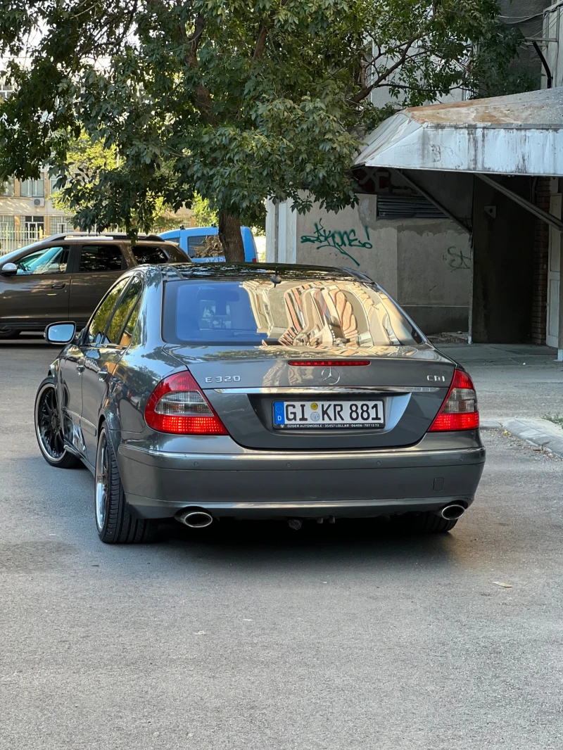 Mercedes-Benz E 320 Facelift , снимка 6 - Автомобили и джипове - 52885305