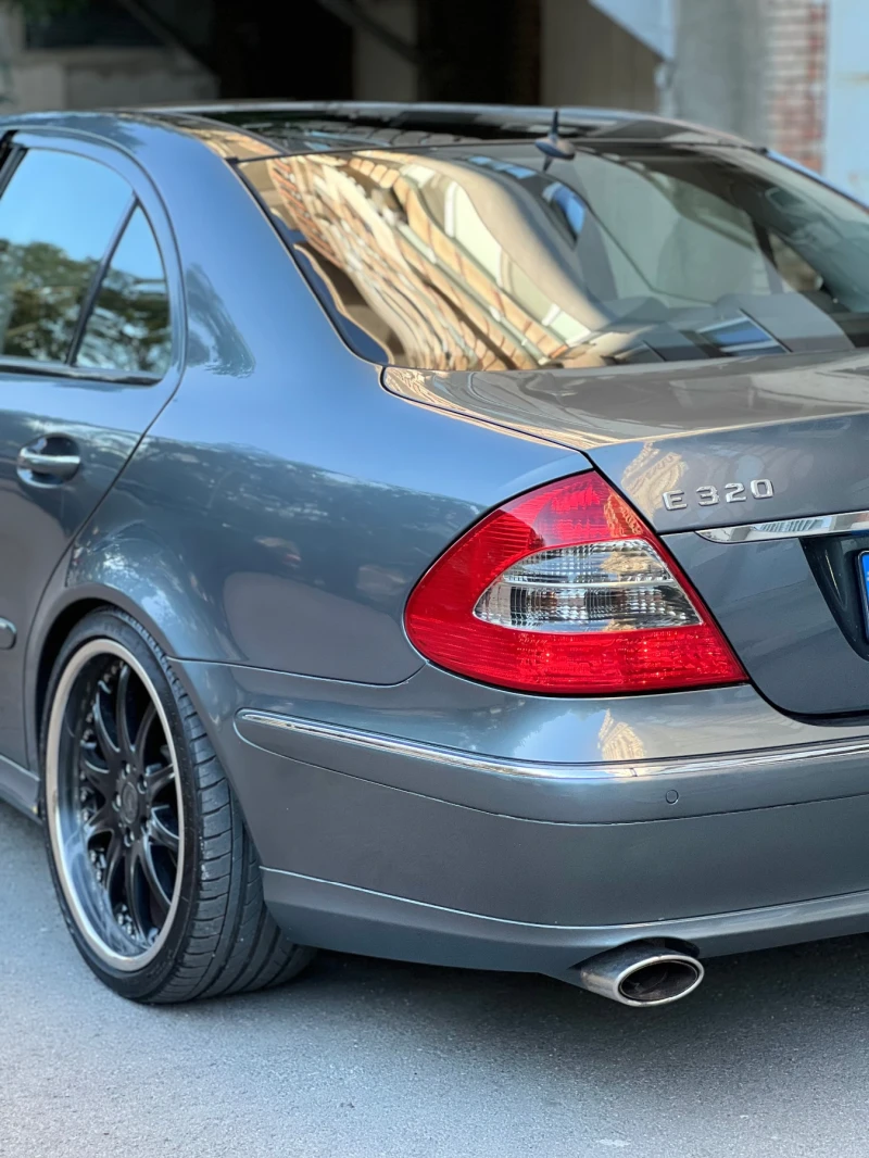 Mercedes-Benz E 320 Facelift , снимка 4 - Автомобили и джипове - 52885305