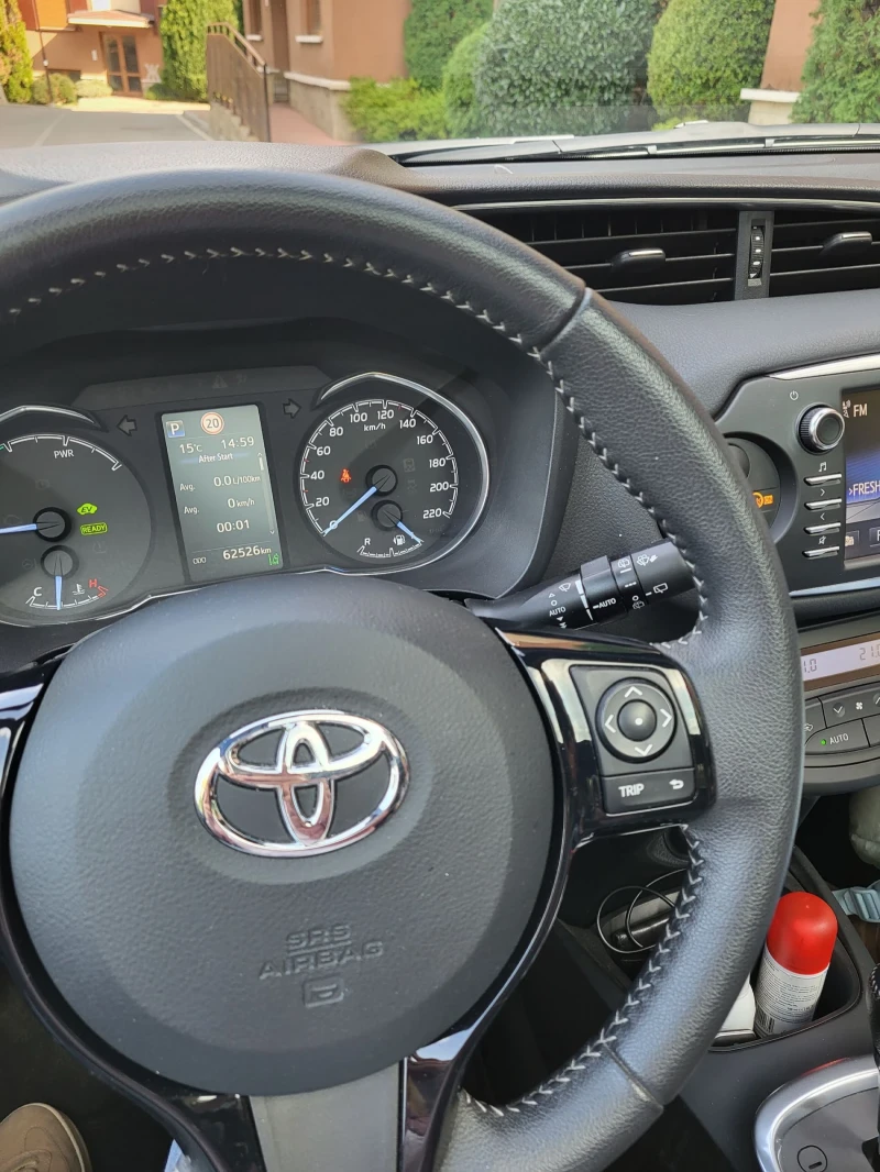 Toyota Yaris 1.5 Hybrid Sol, снимка 8 - Автомобили и джипове - 53236783