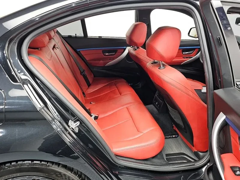BMW 320 i, снимка 11 - Автомобили и джипове - 54592494