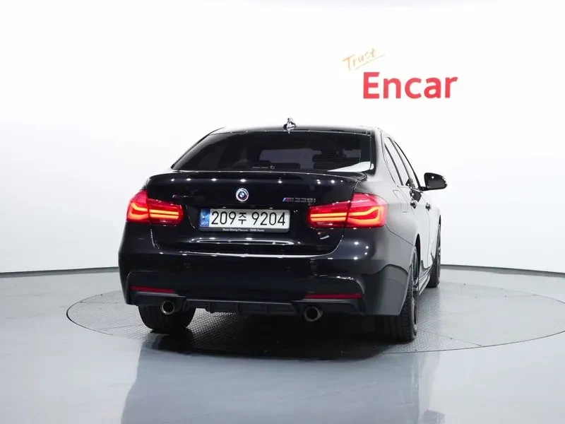 BMW 320 i, снимка 4 - Автомобили и джипове - 54592494