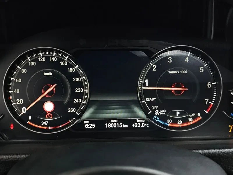 BMW 320 i, снимка 8 - Автомобили и джипове - 54592494