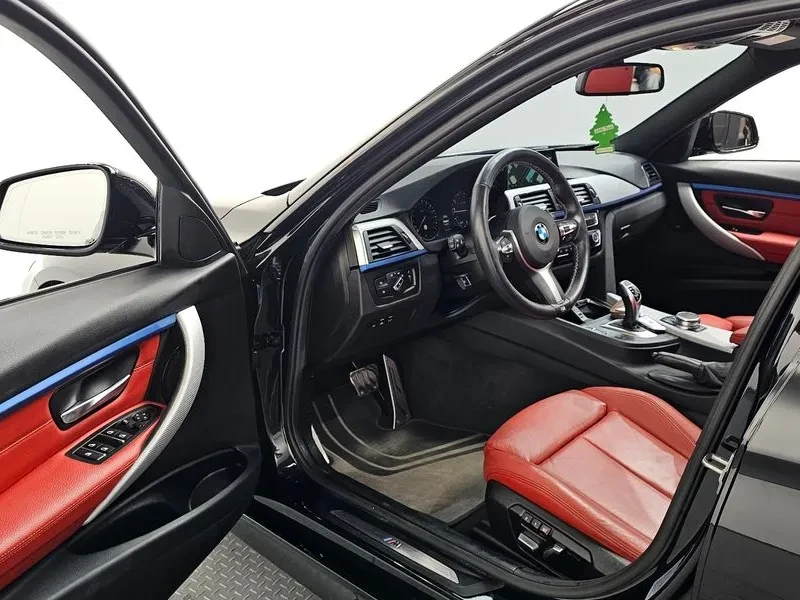 BMW 320 i, снимка 10 - Автомобили и джипове - 54592494
