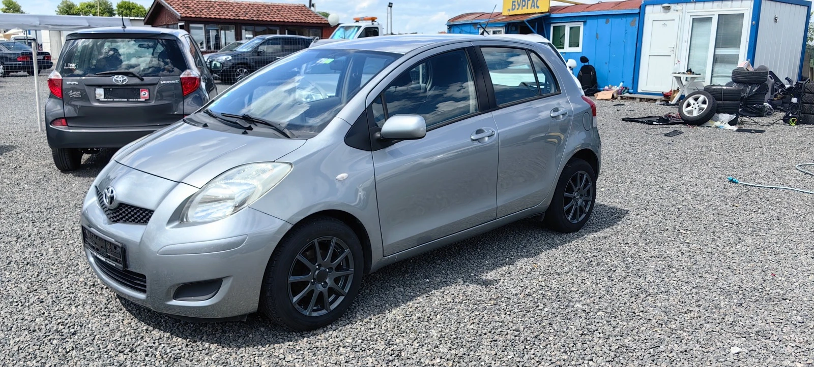 Toyota Yaris 1.3 i face 6 skorosti - [1] 