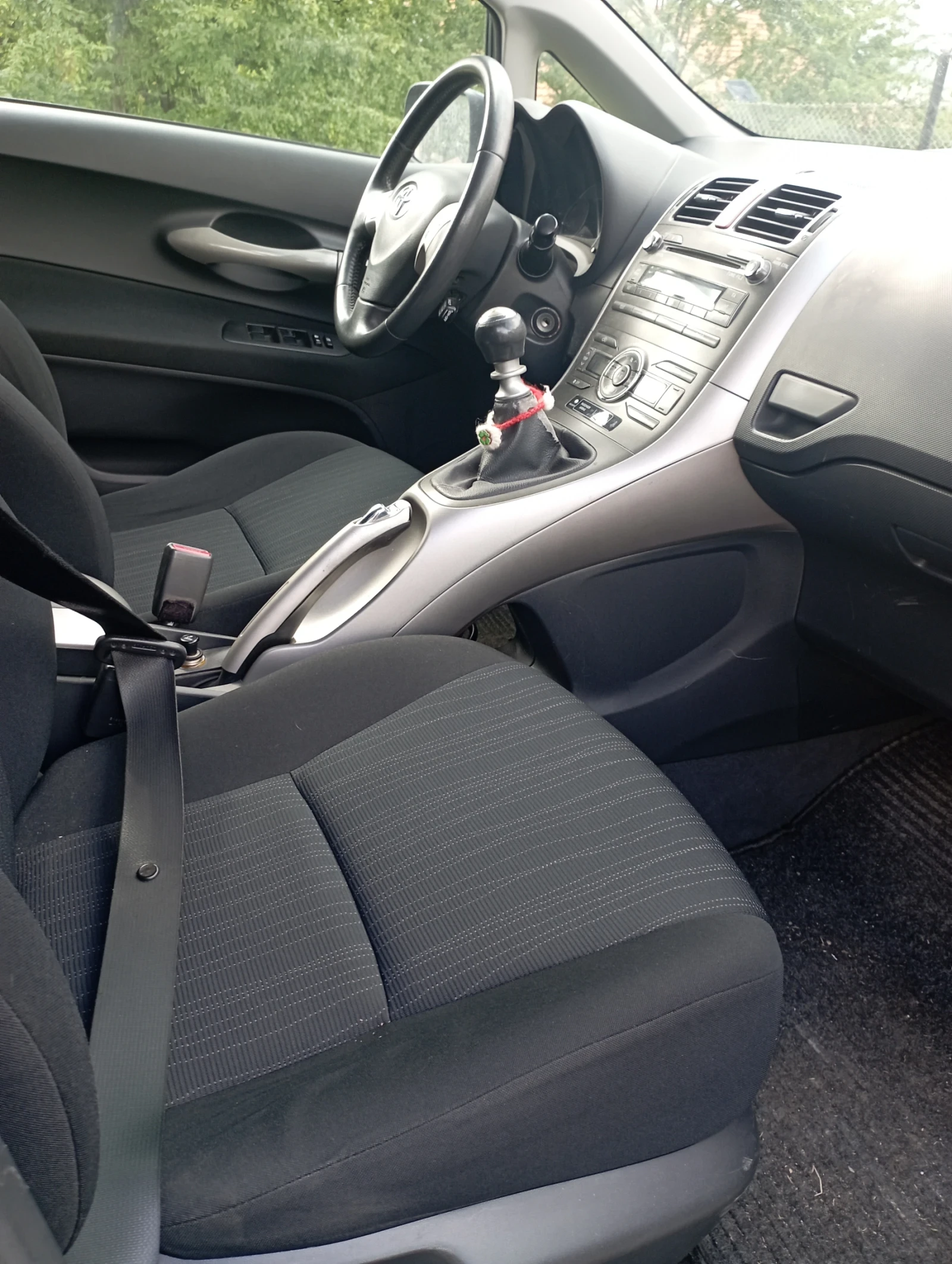 Toyota Auris  - изображение 5