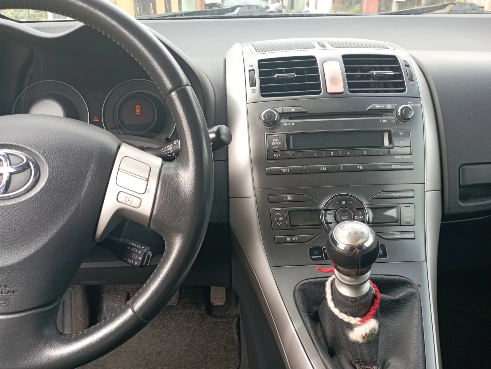 Toyota Auris  - изображение 6