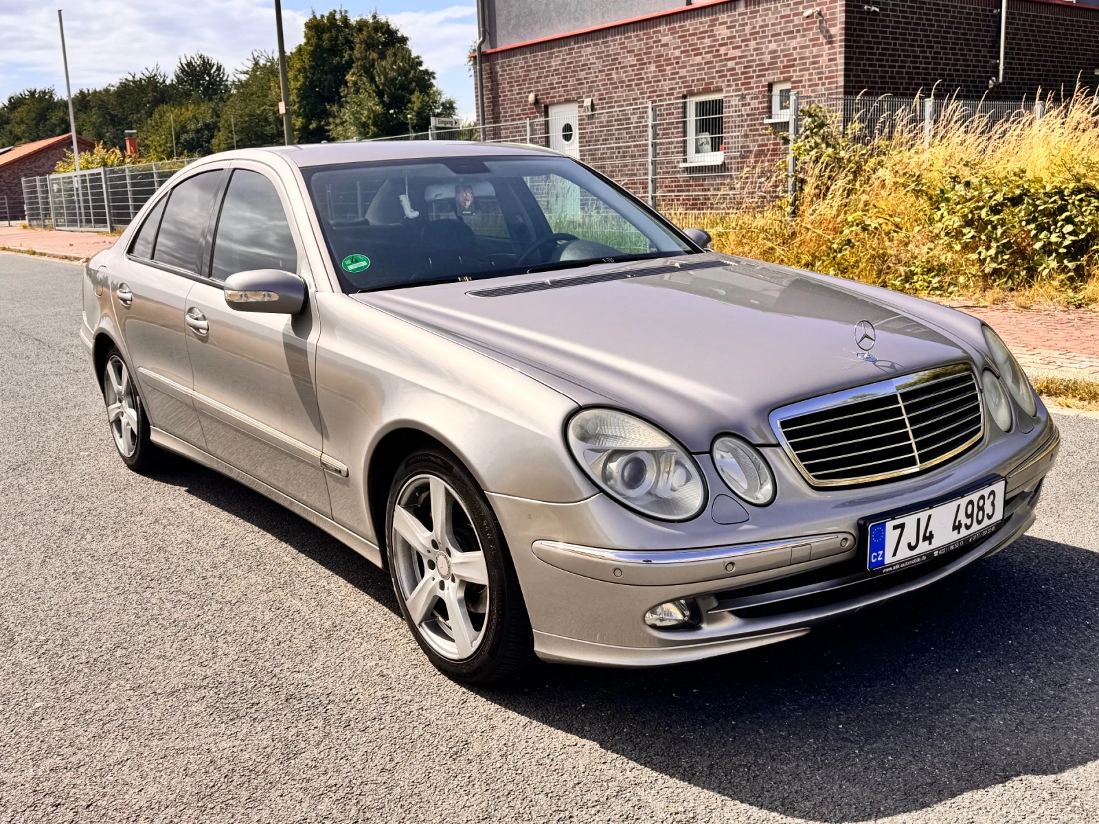 Mercedes-Benz E 270  - изображение 3