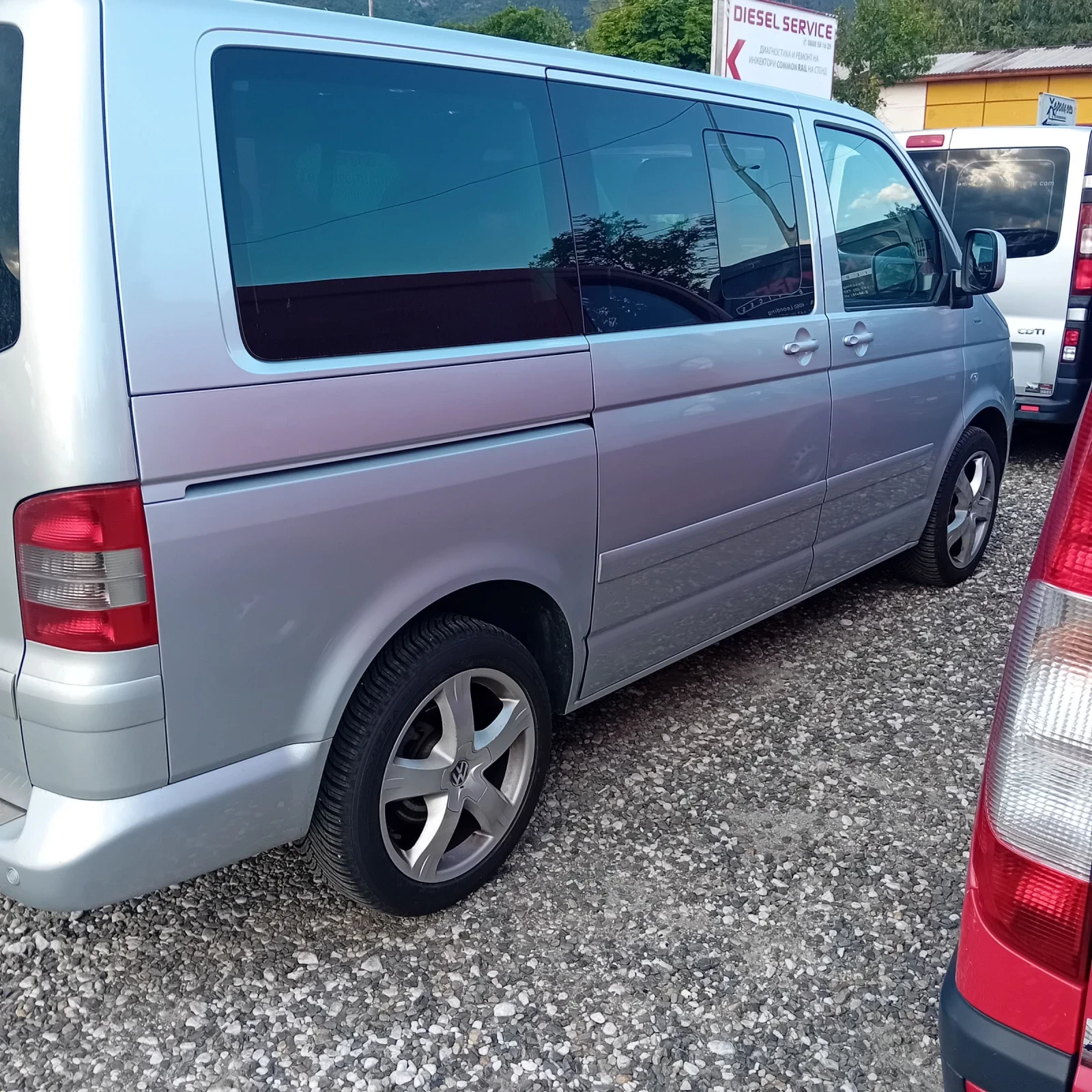 VW Multivan Т 5 Edition 2.5 TDI 174 кс - изображение 5
