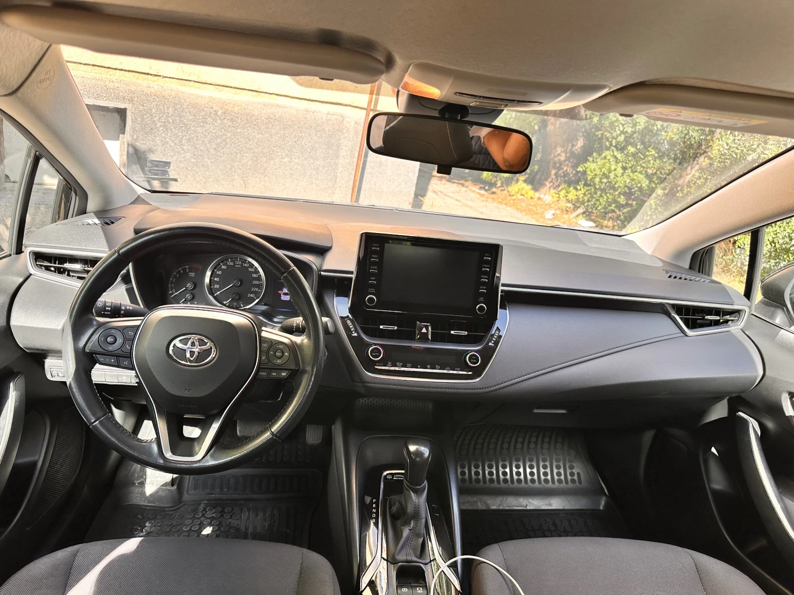 Toyota Corolla Hybrid  - изображение 4
