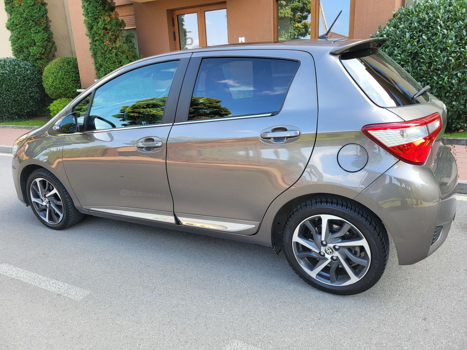 Toyota Yaris 1.5 Hybrid Sol | Mobile.bg � ����������� 13