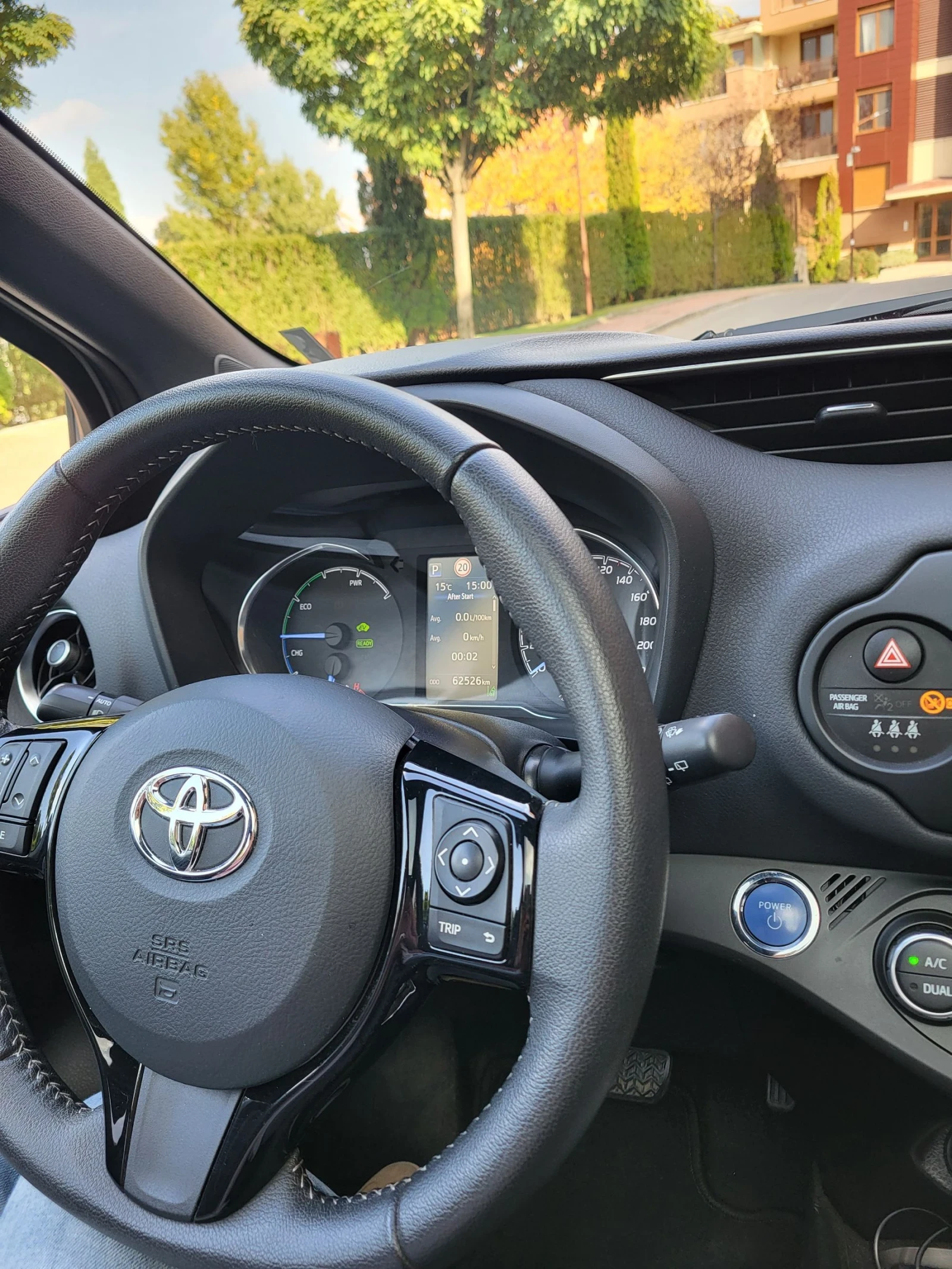 Toyota Yaris 1.5 Hybrid Sol - изображение 6