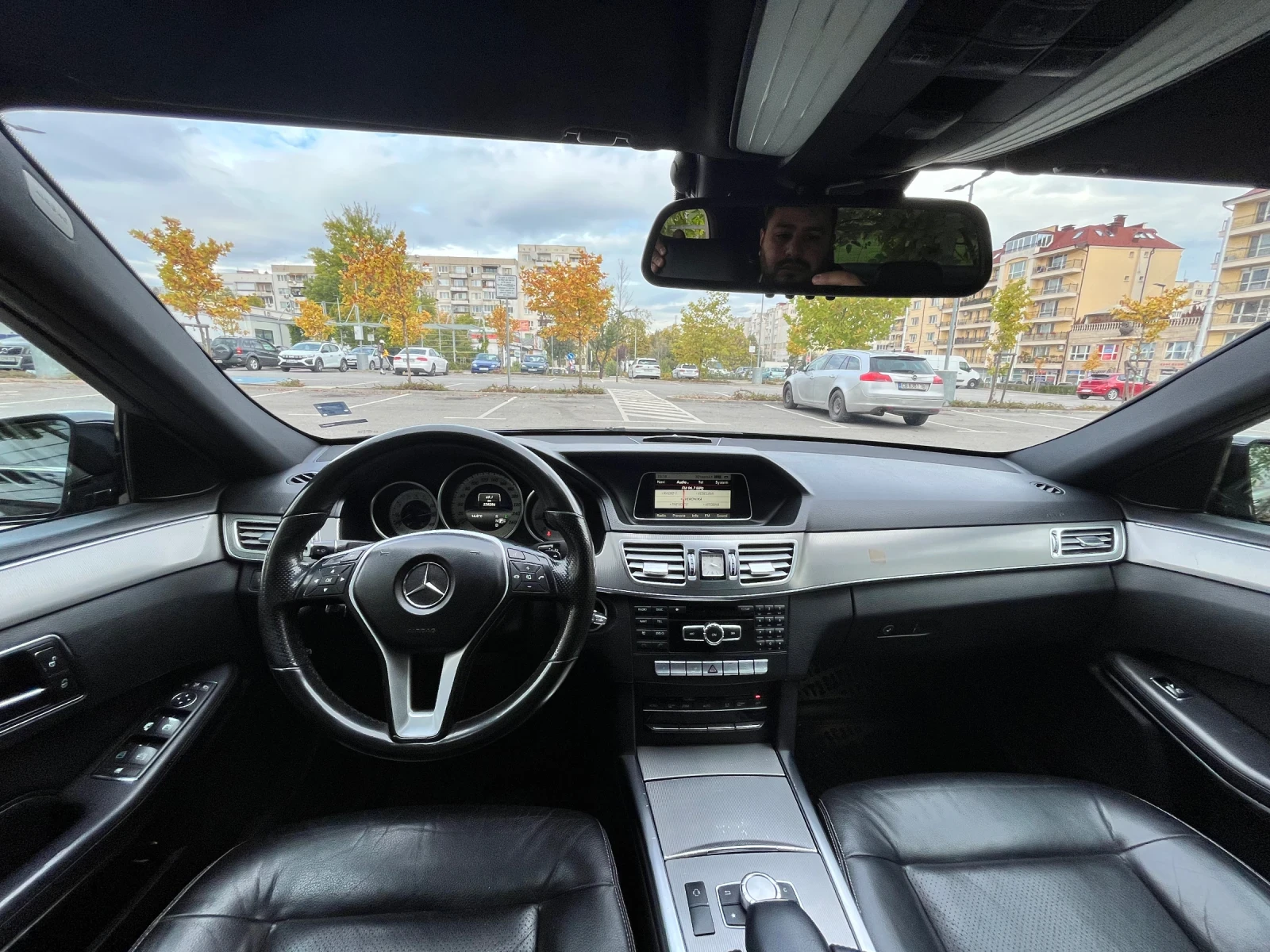 Mercedes-Benz E 200, снимка 11 - Автомобили и джипове - 53796514