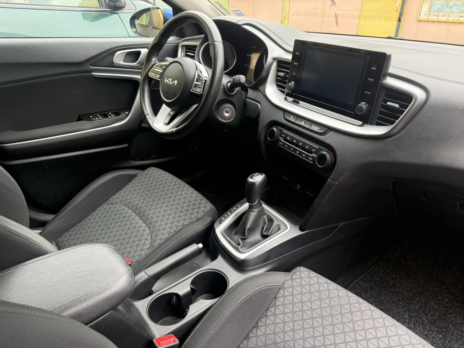 Kia Ceed SW Comfort, снимка 5 - Автомобили и джипове - 54121565