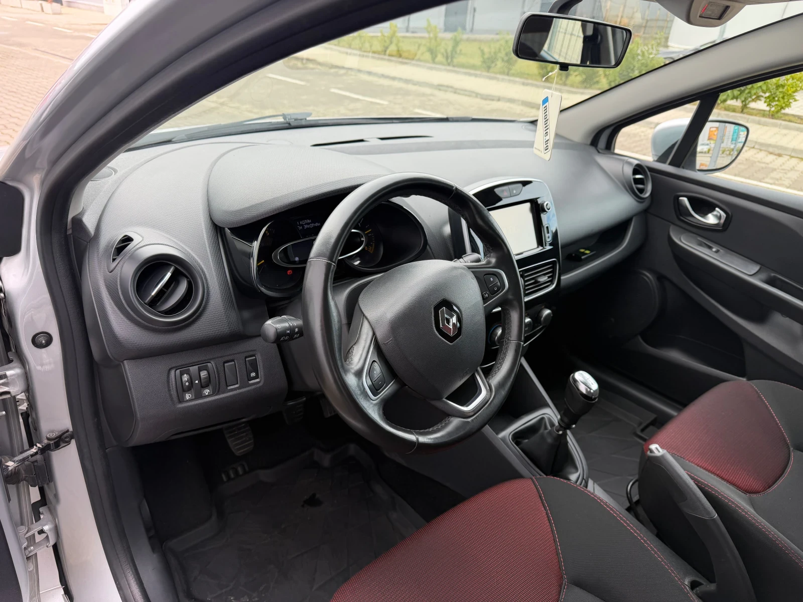 Renault Clio, снимка 8 - Автомобили и джипове - 54179847