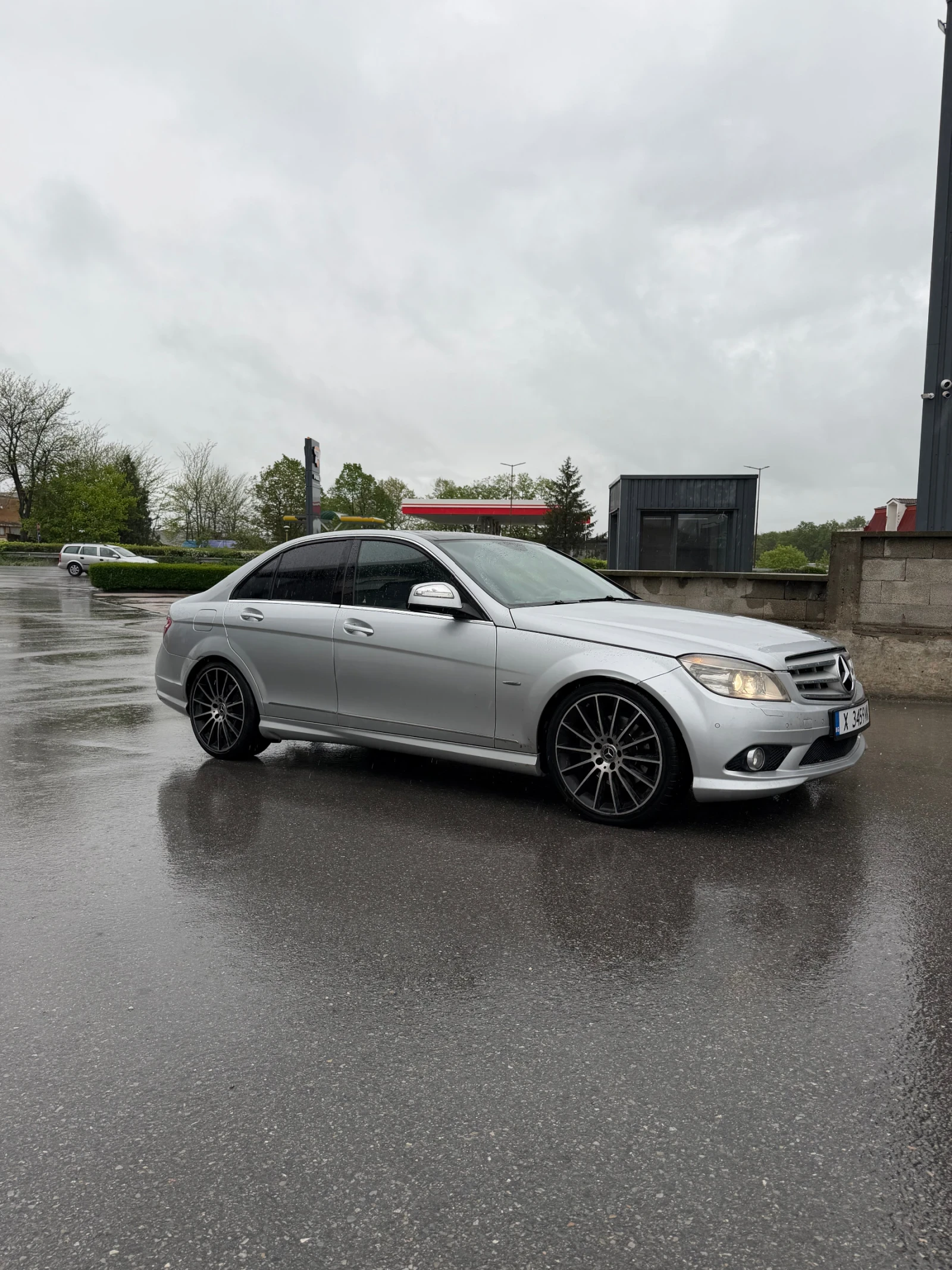 Mercedes-Benz C 320 AMG* Keyless* PANO* Memory* F1, снимка 7 - Автомобили и джипове - 54372057
