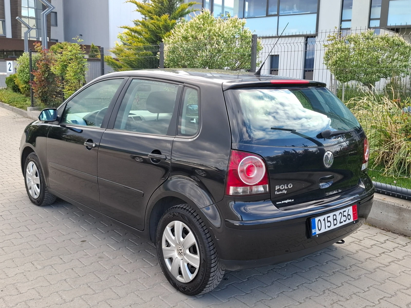 VW Polo 1.2i* (70кс)* * FACELIFT* * НОВ ВНOC* * , снимка 14 - Автомобили и джипове - 54401125