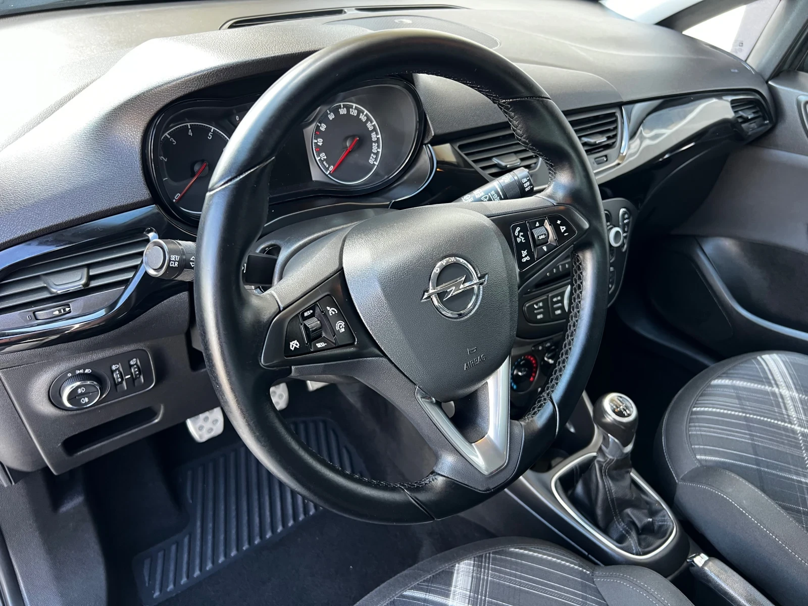 Opel Corsa 1.4i-90кс 16V GPL / фабрична газ COSMO EURO6B KTEO, снимка 4 - Автомобили и джипове - 54431828
