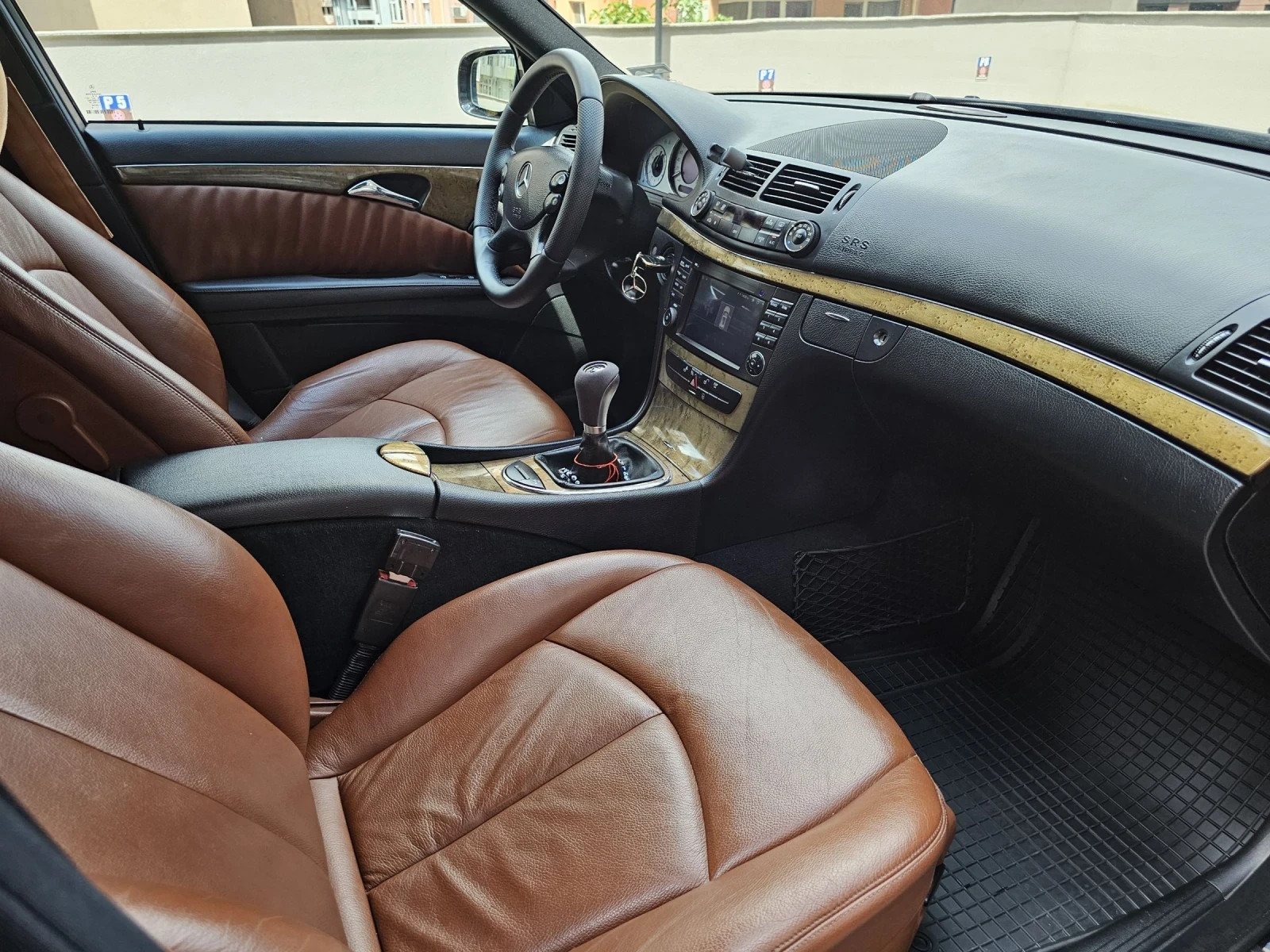 Mercedes-Benz E 220, снимка 13 - Автомобили и джипове - 54492712