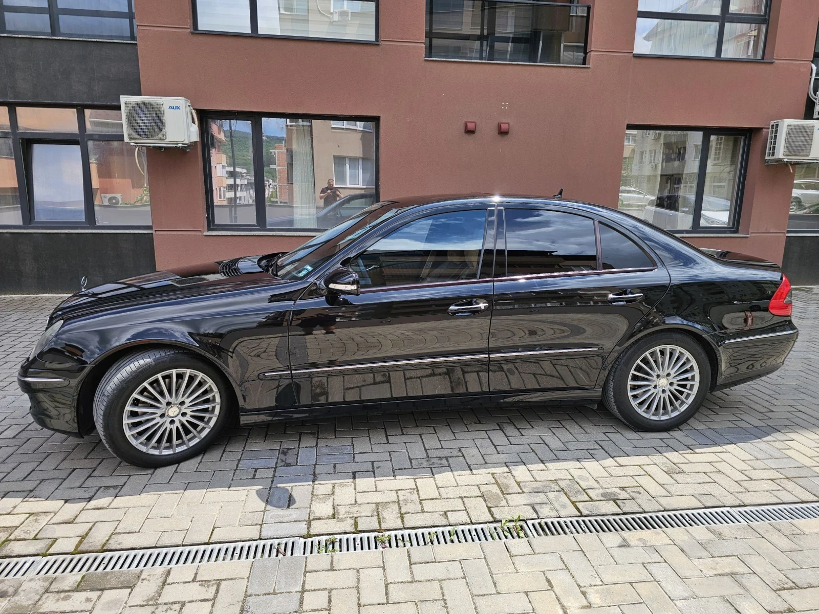 Mercedes-Benz E 220, снимка 6 - Автомобили и джипове - 54492712