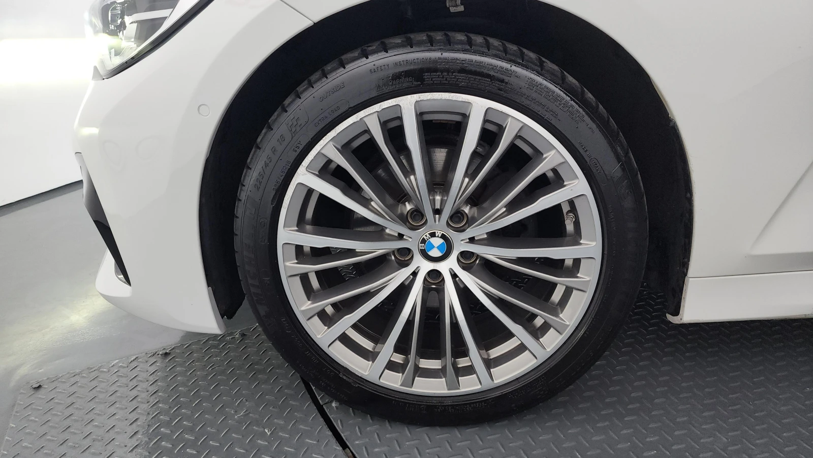 BMW 320 i Luxury* M-Pack* ХЕДЪП* КАМЕРА* ШИБИДАХ* ПОДГРЕВ*, снимка 5 - Автомобили и джипове - 54713866
