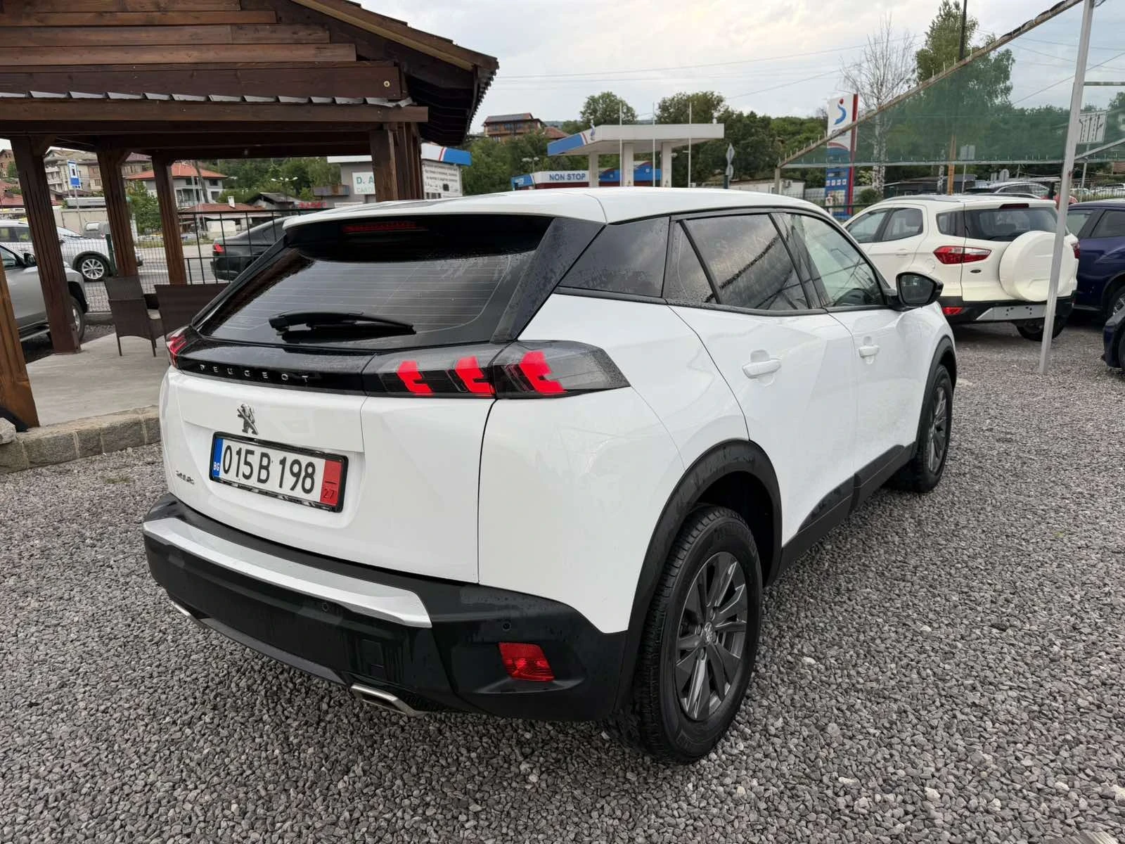 Peugeot 2008 1.2 Turbo EAT8, снимка 5 - Автомобили и джипове - 55068354
