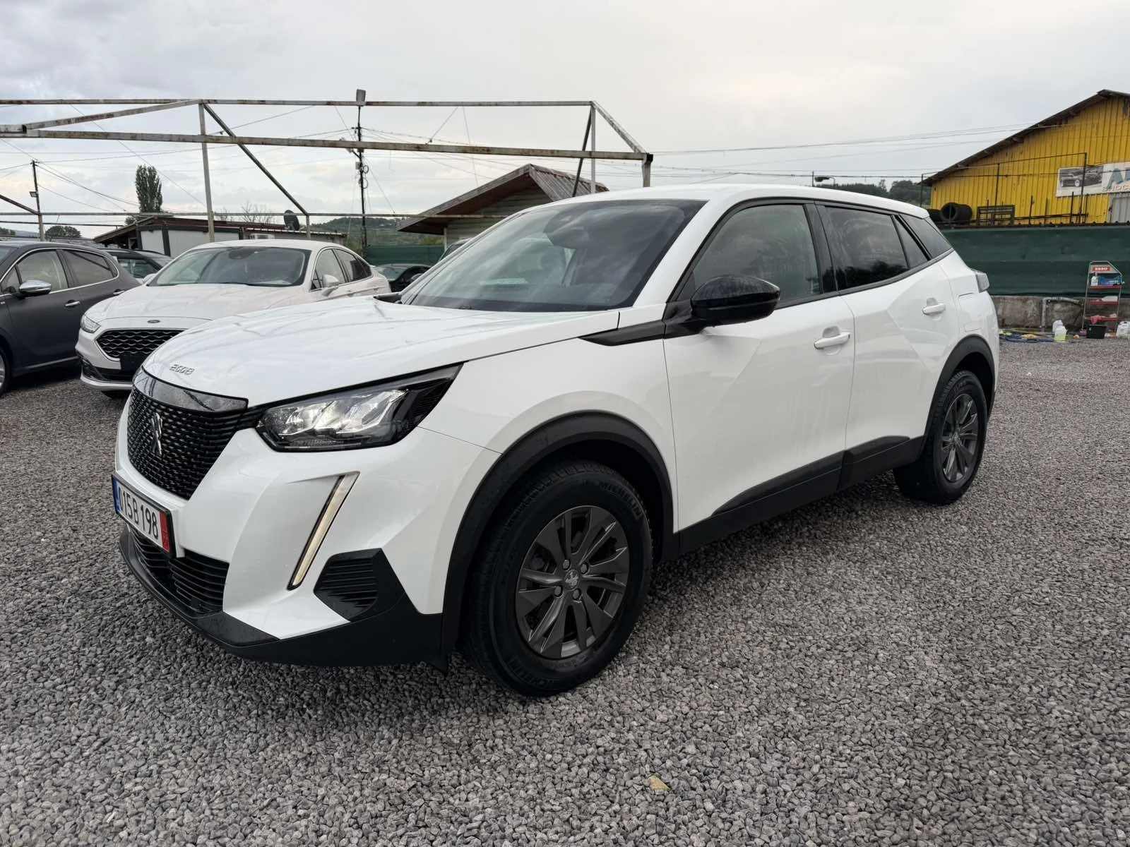 Peugeot 2008 1.2 Turbo EAT8, снимка 2 - Автомобили и джипове - 55068354